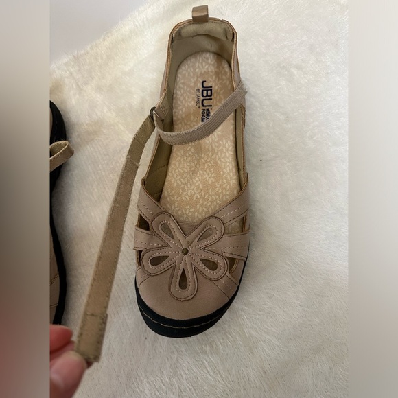 JBU Tan and Black Flats with Floral Cutout Design - Picture 9 of 10